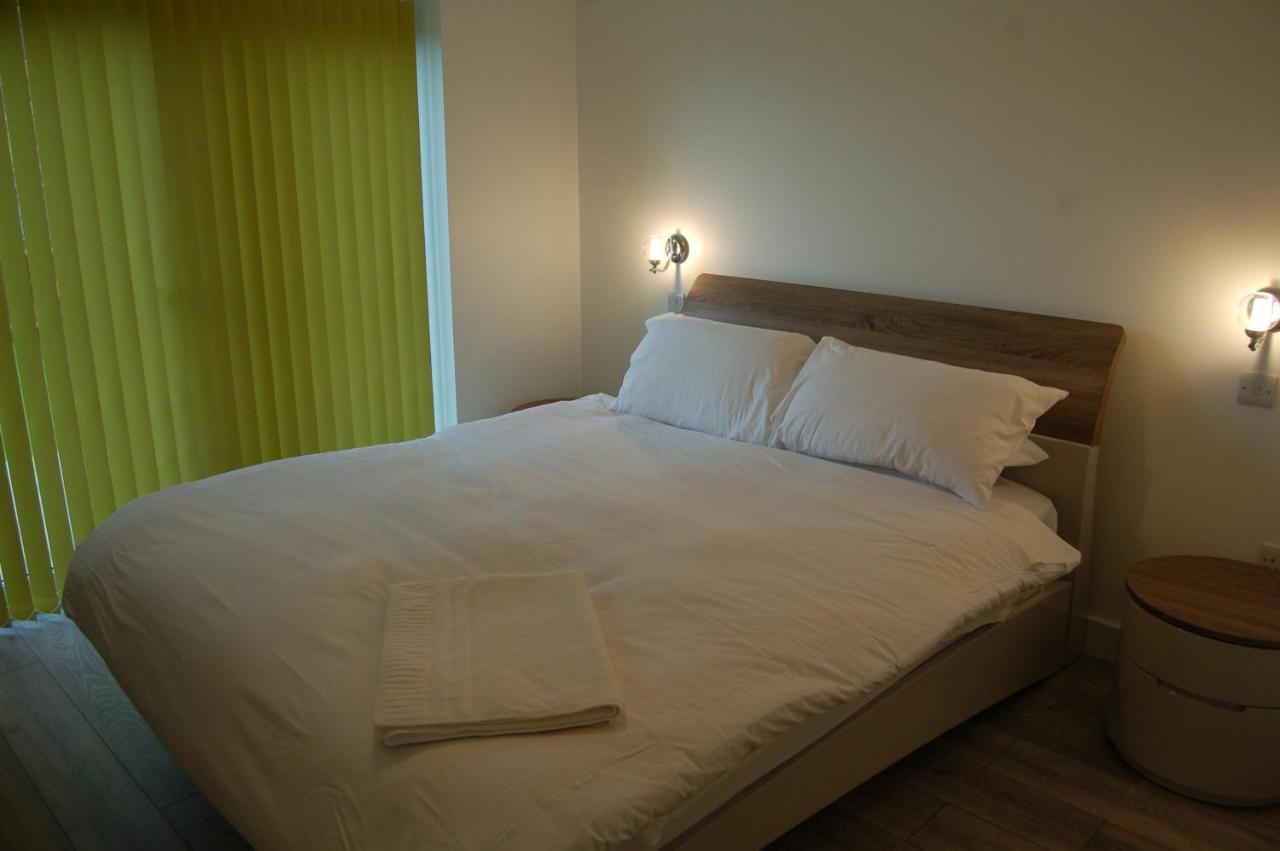 Beautiful, Modern Villa 5 Mins Walk From The Stunning Bay At Trearddur Holyhead Exterior foto